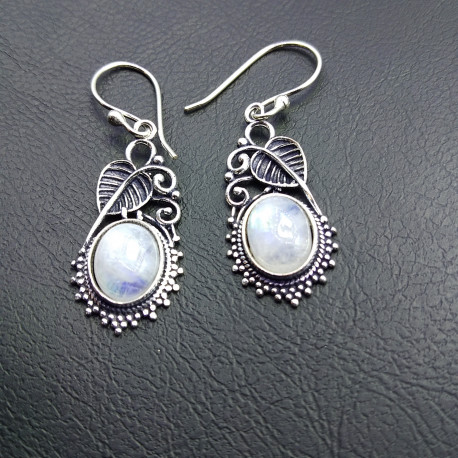 Boucles D'Oreilles Pendantes Argentées Avec Pierres De Lune